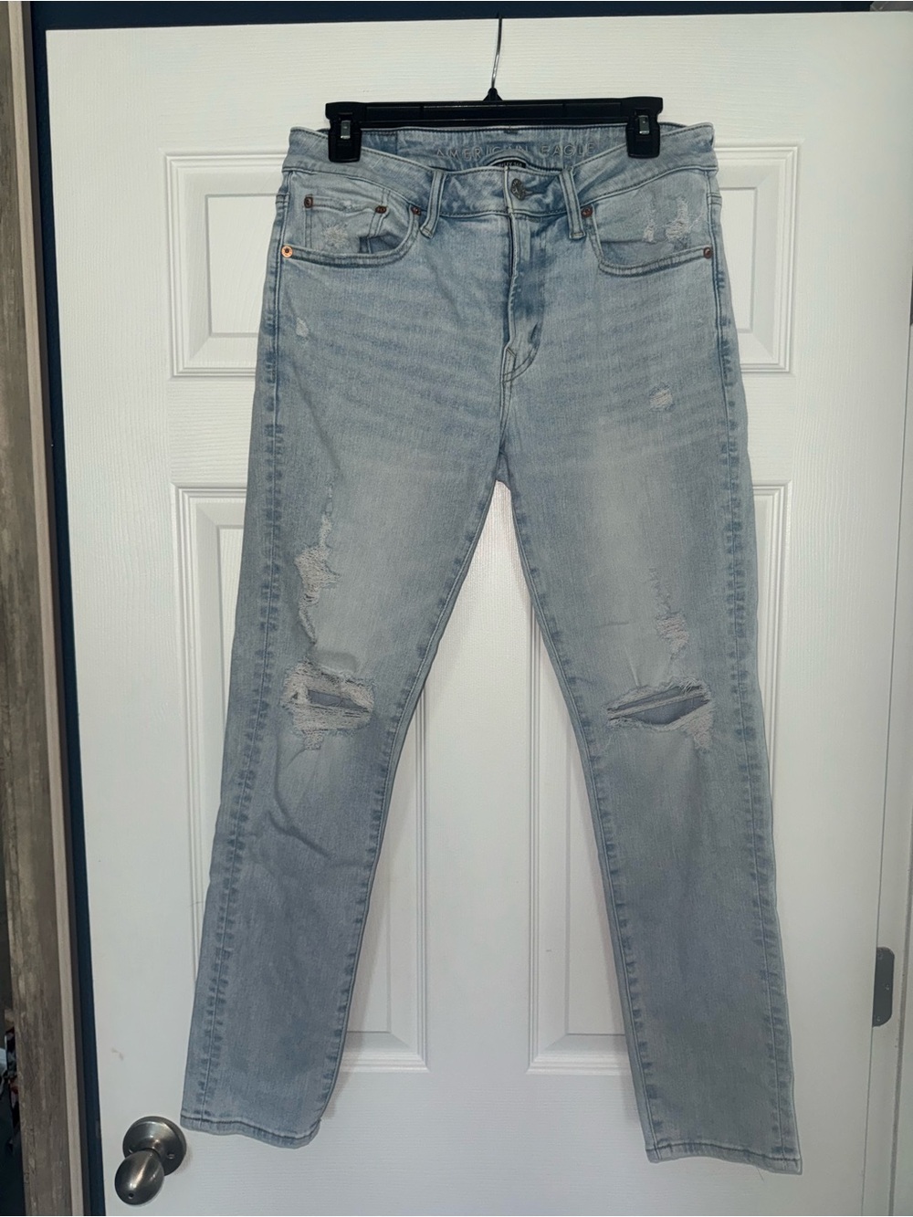 American Eagle Outfitters Light Blue Distressed Skinny Jeans